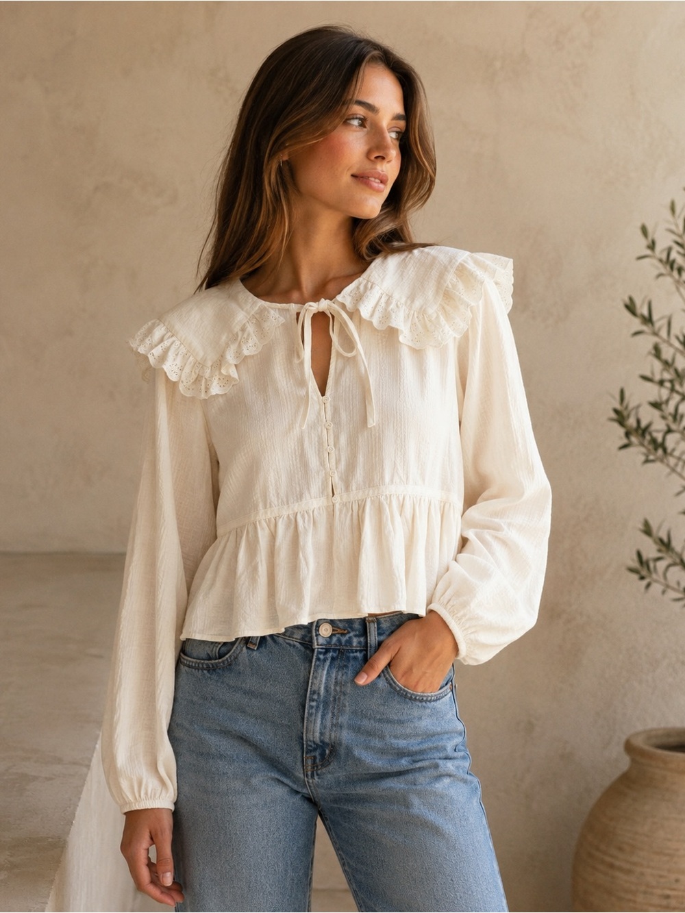 NWT House of Harlow 1960 Ivory Eyelet Ruffle Collar Peplum Blouse Size M